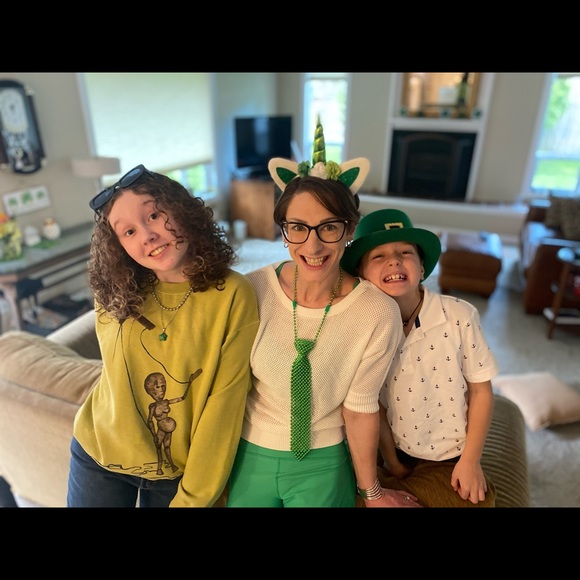 Meet your Posher, Erica - Picture 2 of 4